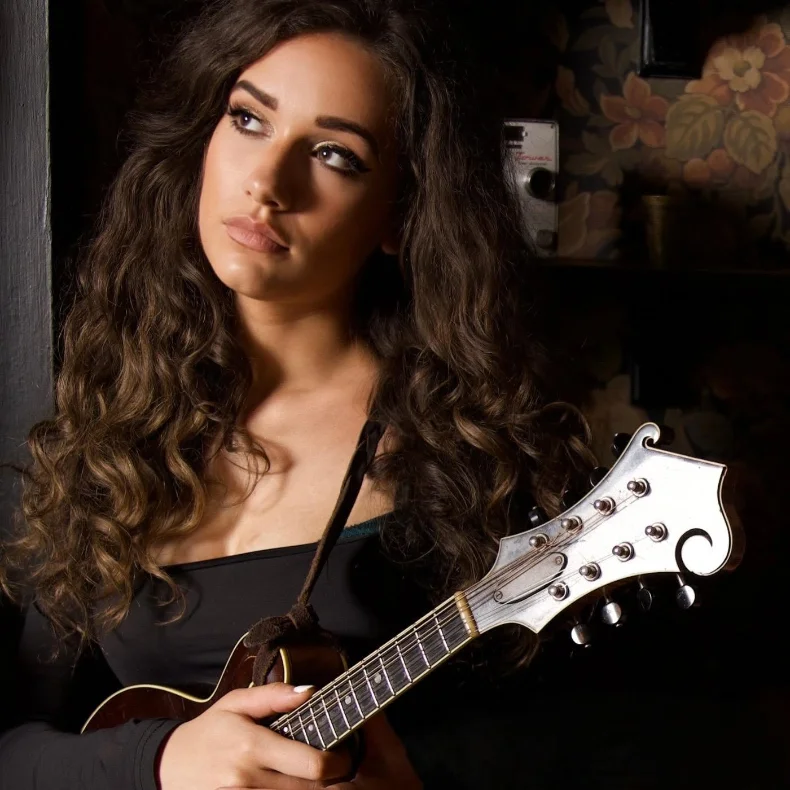 Vic — Lead Vocals, Mandolin